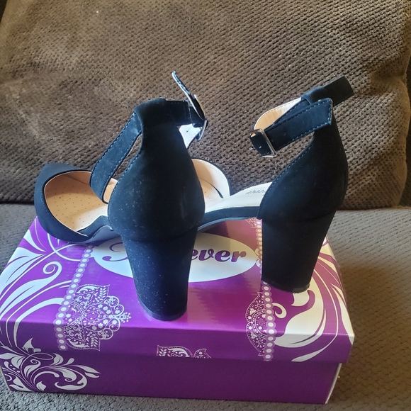 Shoes - Picture 3 of 3